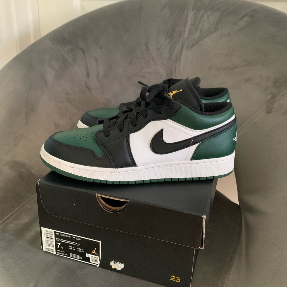 Nike Green Toe Jordan 1 Low *Like New* Size Y 7